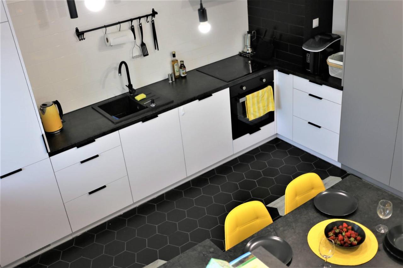 Appartement Bieszczadzkie Utulenie à Ustrzyki Dolne Extérieur photo